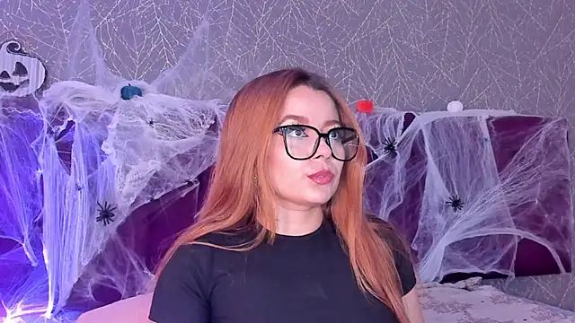 LiaCathaleya online show from 10-13-25, 08:20