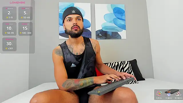 Snapshot of Emilio_Wolf chatting on 02-08-25, 07:05 Emilio Wolf online show from 02-08-25, 07:05