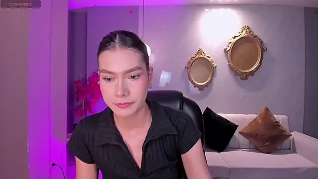 NiaSalvatore online show from 03-17-26, 03:00