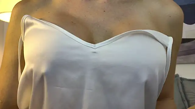 Snapshot of karina_warthon chatting on 03-03-25, 12:15 karina warthon online show from 03-03-25, 12:15