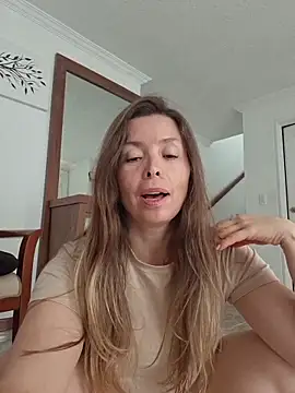 Snapshot of karina_warthon chatting on 06-15-26, 05:37 karina warthon online show from 06-15-26, 05:37