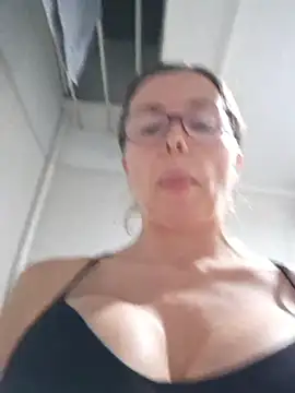 Snapshot of karina_warthon chatting on 07-02-26, 12:21 karina warthon online show from 07-02-26, 12:21