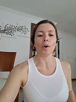 Snapshot of karina_warthon chatting on 07-10-26, 05:37 karina warthon online show from 07-10-26, 05:37