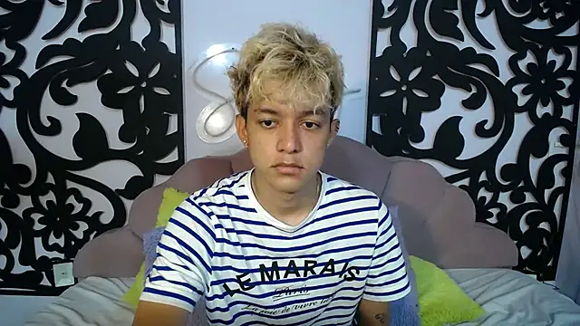 Snapshot of jisuscat chatting on 09-18-25, 03:14 jisuscat online show from 09-18-25, 03:14