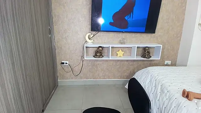 Snapshot of sexy_melany_xxx chatting on 12-13-24, 12:17 sexy melany xxx online show from 12-13-24, 12:17