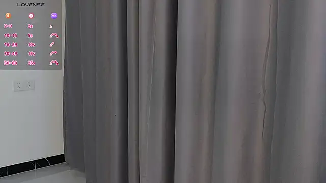 Snapshot of Lucky-xiuxiu chatting on 10-21-25, 03:24 Lucky-xiuxiu online show from 10-21-25, 03:24