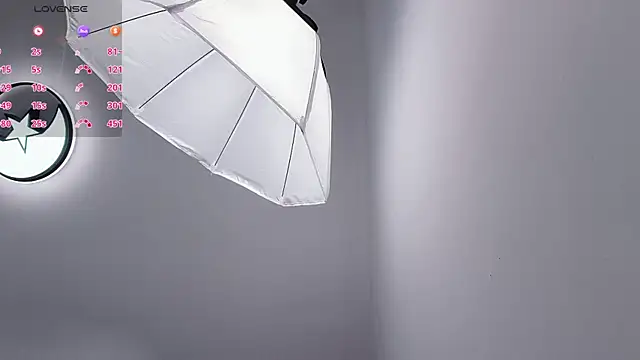 Snapshot of Lucky-xiuxiu chatting on 11-01-25, 01:13 Lucky-xiuxiu online show from 11-01-25, 01:13