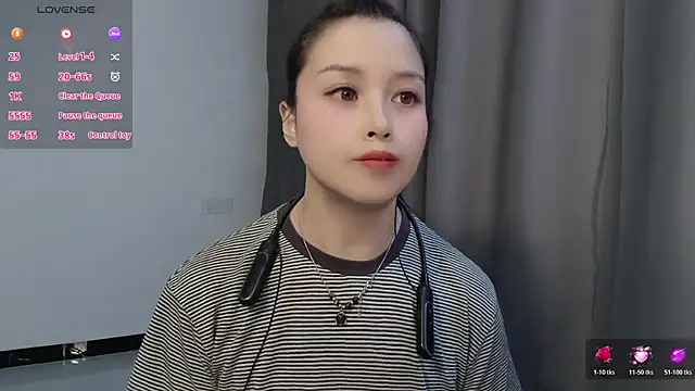 Snapshot of Lucky-xiuxiu chatting on 11-19-25, 02:50 Lucky-xiuxiu online show from 11-19-25, 02:50