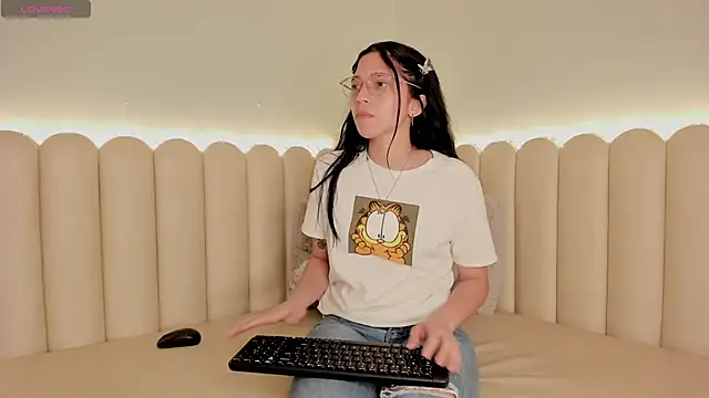 Snapshot of catalina_rrosee chatting on 01-03-25, 10:29 catalina rrosee online show from 01-03-25, 10:29