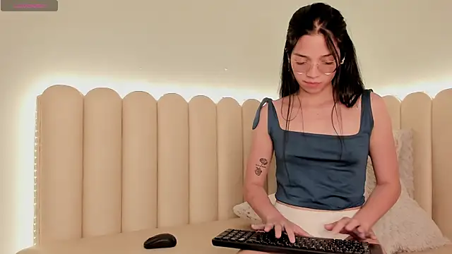 Snapshot of catalina_rrosee chatting on 01-04-25, 10:13 catalina rrosee online show from 01-04-25, 10:13