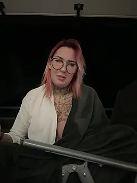 Mia-Fuchs online show from 02-11-25, 04:55