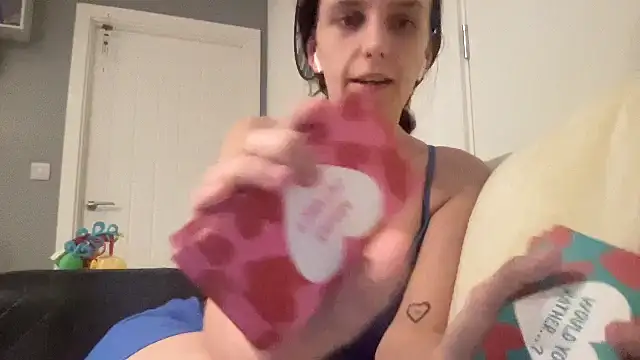 Snapshot of dixie_leigh chatting on 01-06-25, 09:22 dixie leigh online show from 01-06-25, 09:22