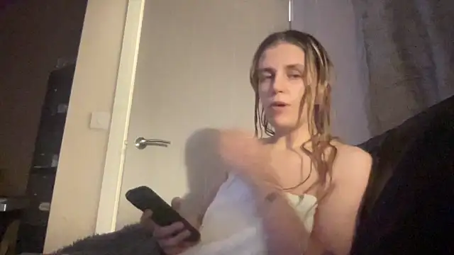 Snapshot of dixie_leigh chatting on 03-01-26, 08:33 dixie leigh online show from 03-01-26, 08:33