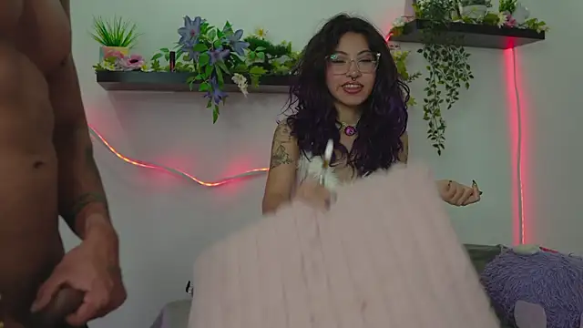 Snapshot of bri_cullen chatting on 06-07-26, 02:05 bri cullen online show from 06-07-26, 02:05