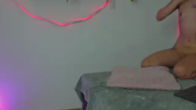 Snapshot of bri_cullen chatting on 07-09-26, 01:48 bri cullen online show from 07-09-26, 01:48