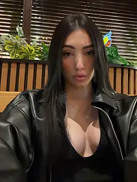 Maddy Jones online show from 02-10-26, 02:26