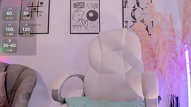 NiiaEvanss online show from 11-10-25, 01:21