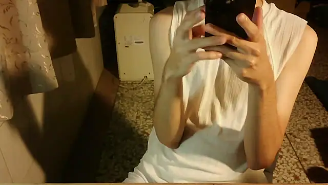 Snapshot of KYU890428 chatting on 05-16-26, 07:12 KYU890428 online show from 05-16-26, 07:12