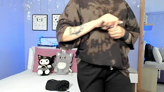 Snapshot of jinxv_nuss chatting on 02-06-25, 11:32 jinxv nuss online show from 02-06-25, 11:32