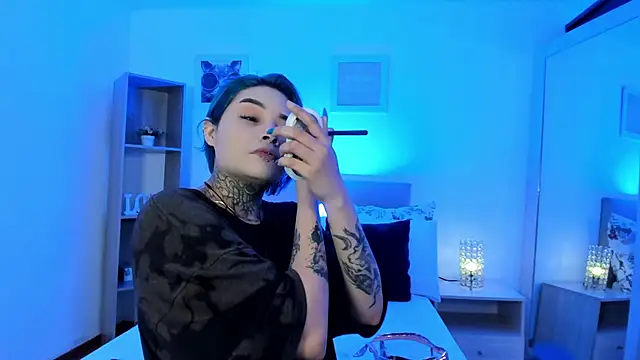 Snapshot of jinxv_nuss chatting on 02-19-25, 11:17 jinxv nuss online show from 02-19-25, 11:17