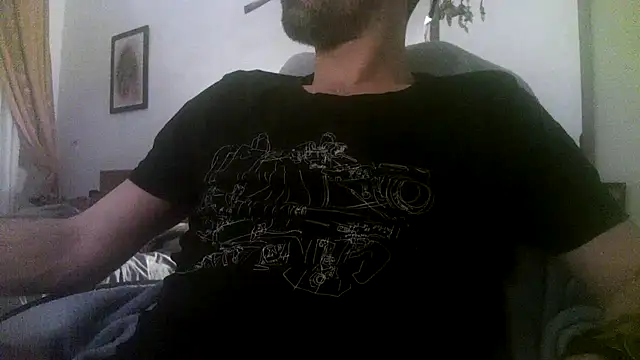 Snapshot of Patrickhound chatting on 12-01-25, 12:48 Patrickhound online show from 12-01-25, 12:48