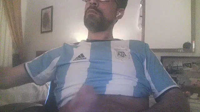 Snapshot of Patrickhound chatting on 07-16-26, 01:00 Patrickhound online show from 07-16-26, 01:00