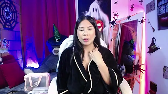 downsonMia online show from 10-30-25, 10:06