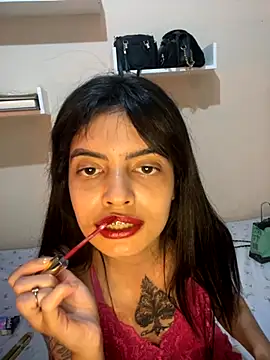 Snapshot of LawrencyLarry chatting on 12-04-25, 11:24 LawrencyLarry online show from 12-04-25, 11:24