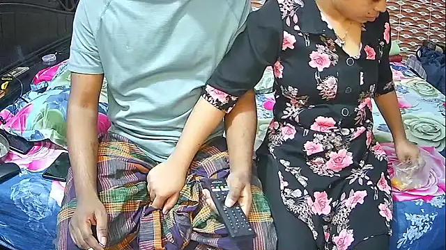 Hot Nila online show from 03-10-26, 03:00