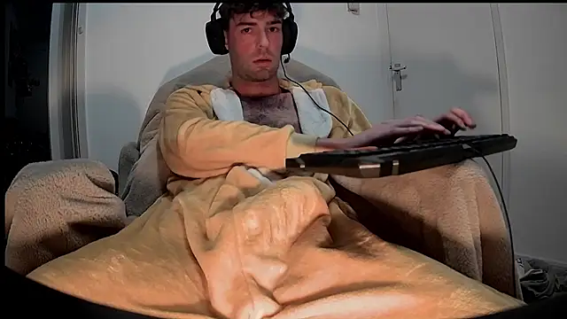 Snapshot of onesieboyx chatting on 01-11-25, 09:25 onesieboyx online show from 01-11-25, 09:25