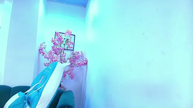 Snapshot of Arianna_sweeet chatting on 05-19-26, 04:19 Arianna sweeet online show from 05-19-26, 04:19