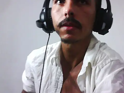 MagrinhoSaradoo online show from 11-11-25, 11:43