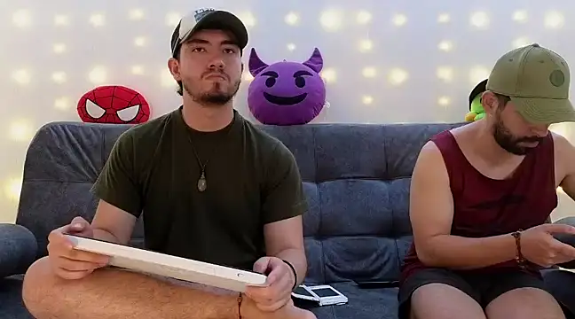 Snapshot of ErickBrant chatting on 02-05-25, 10:01 ErickBrant online show from 02-05-25, 10:01