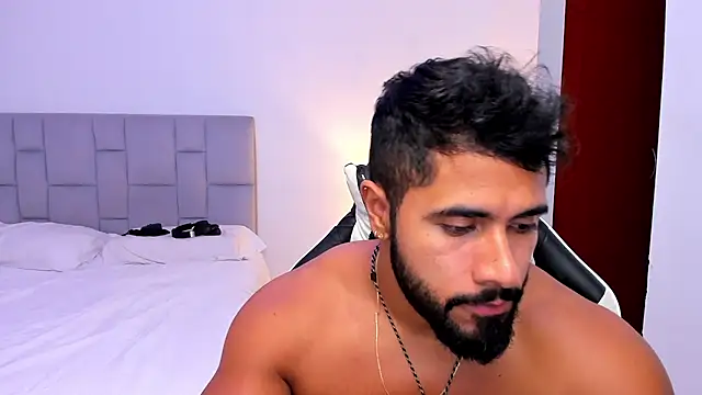 Santiago huntt online show from 04-10-26, 11:31