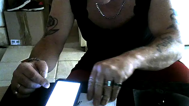 Snapshot of aigledauphin chatting on 11-06-25, 10:49 aigledauphin online show from 11-06-25, 10:49