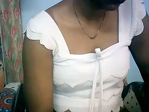 Snapshot of Barbie_183 chatting on 04-17-26, 05:43 Barbie 183 online show from 04-17-26, 05:43