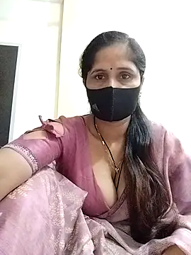 Snapshot of priyancyfun chatting on 11-12-25, 02:23 priyancyfun online show from 11-12-25, 02:23