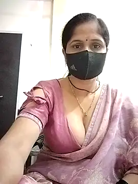 Snapshot of priyancyfun chatting on 11-13-25, 01:48 priyancyfun online show from 11-13-25, 01:48