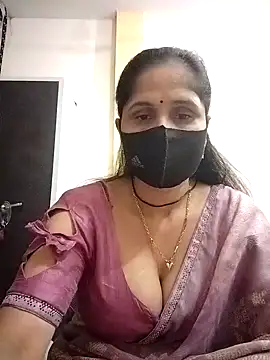 Snapshot of priyancyfun chatting on 12-04-25, 05:32 priyancyfun online show from 12-04-25, 05:32