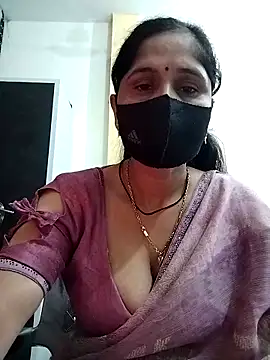 Snapshot of priyancyfun chatting on 12-14-25, 03:23 priyancyfun online show from 12-14-25, 03:23