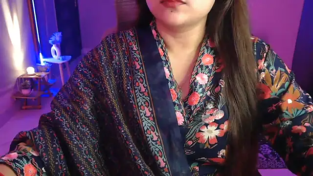 Snapshot of Mitikaa chatting on 12-22-25, 02:36 Mitikaa online show from 12-22-25, 02:36