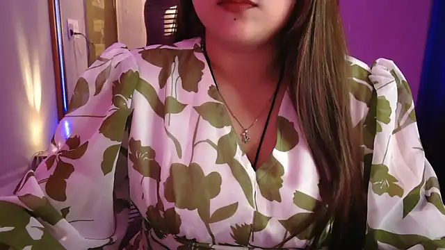 Snapshot of Mitikaa chatting on 02-11-26, 01:49 Mitikaa online show from 02-11-26, 01:49