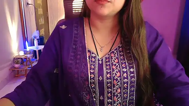 Snapshot of Mitikaa chatting on 02-26-26, 01:10 Mitikaa online show from 02-26-26, 01:10