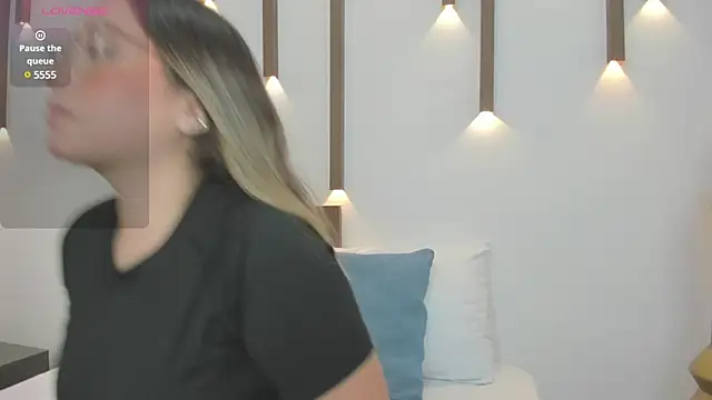 antonella cutie  online show from 02-04-25, 12:00