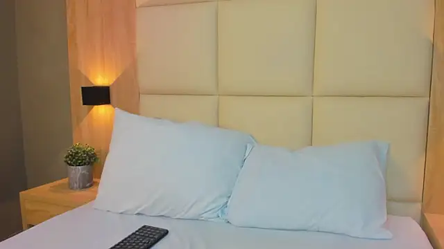 antonella cutie  online show from 12-19-25, 12:12