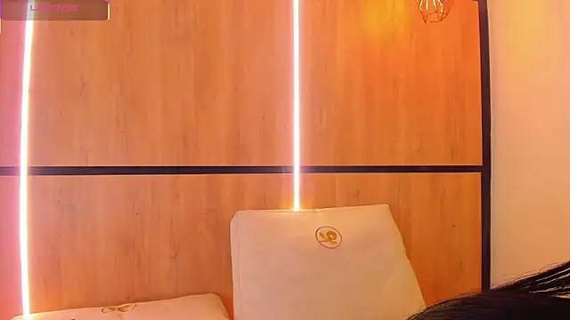 Snapshot of ashlyn_parker chatting on 11-25-25, 08:09 ashlyn parker online show from 11-25-25, 08:09