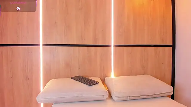 Snapshot of ashlyn_parker chatting on 11-26-25, 08:32 ashlyn parker online show from 11-26-25, 08:32