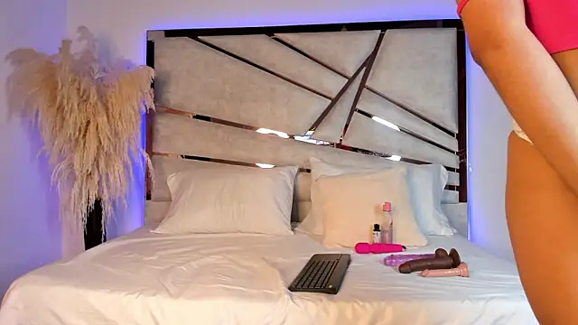 ssofijohnsonx online show from 01-08-25, 07:13