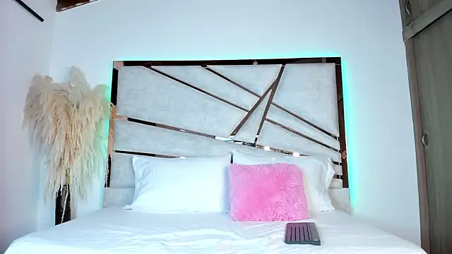 ssofijohnsonx online show from 02-11-25, 03:40