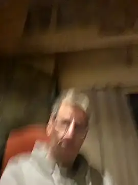 Snapshot of dimitrimarek chatting on 01-04-25, 06:51 dimitrimarek online show from 01-04-25, 06:51